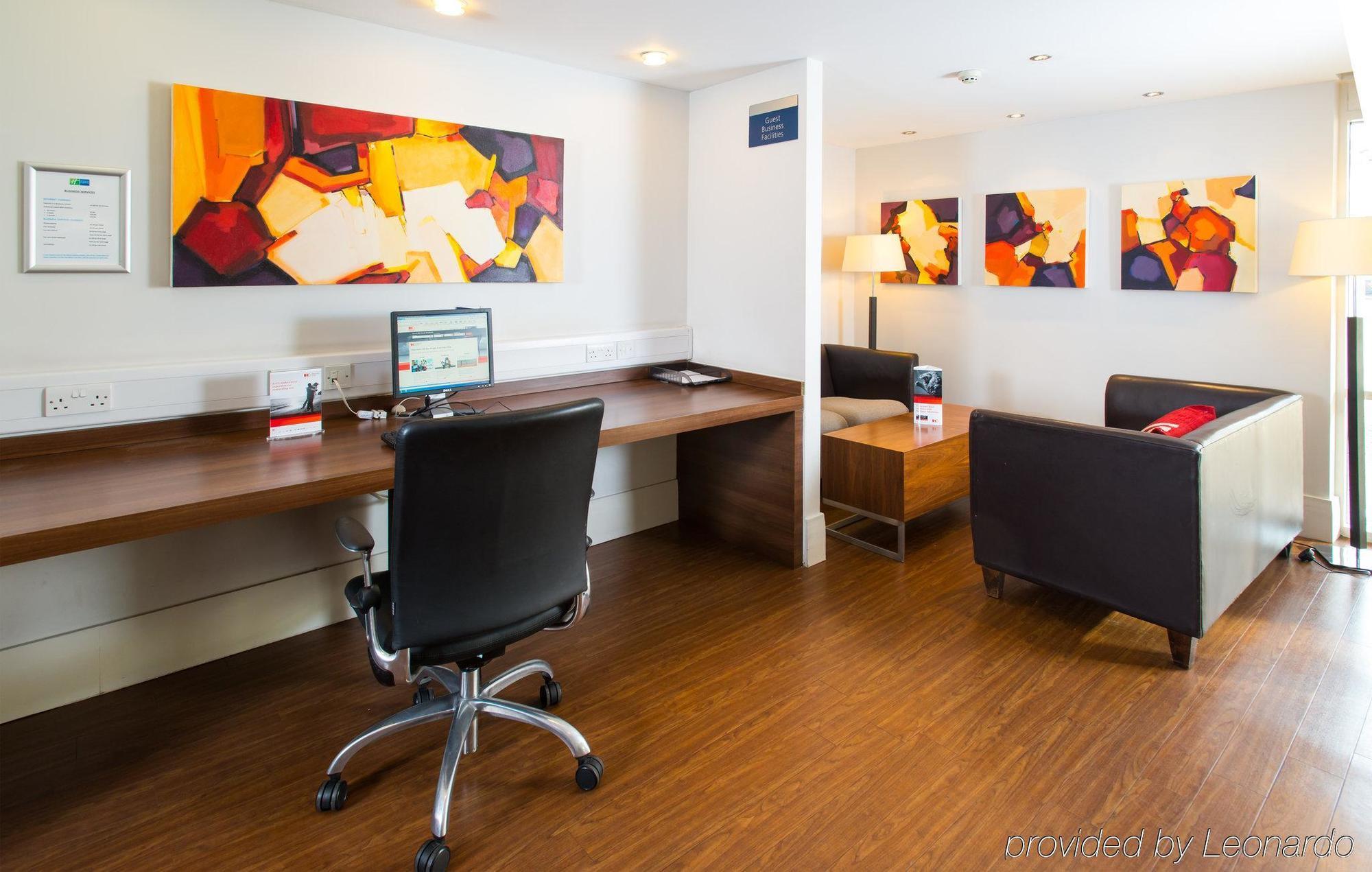 Express By Ihg Hotel